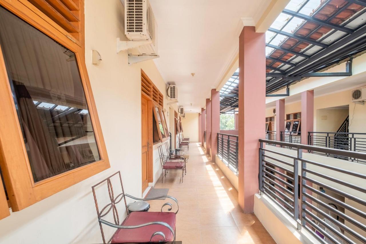 Oyo 2121 Pondok Nazwa Syariah Cirebon Exterior foto